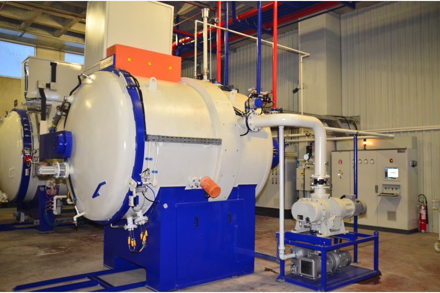 Fours de trempe sous vide